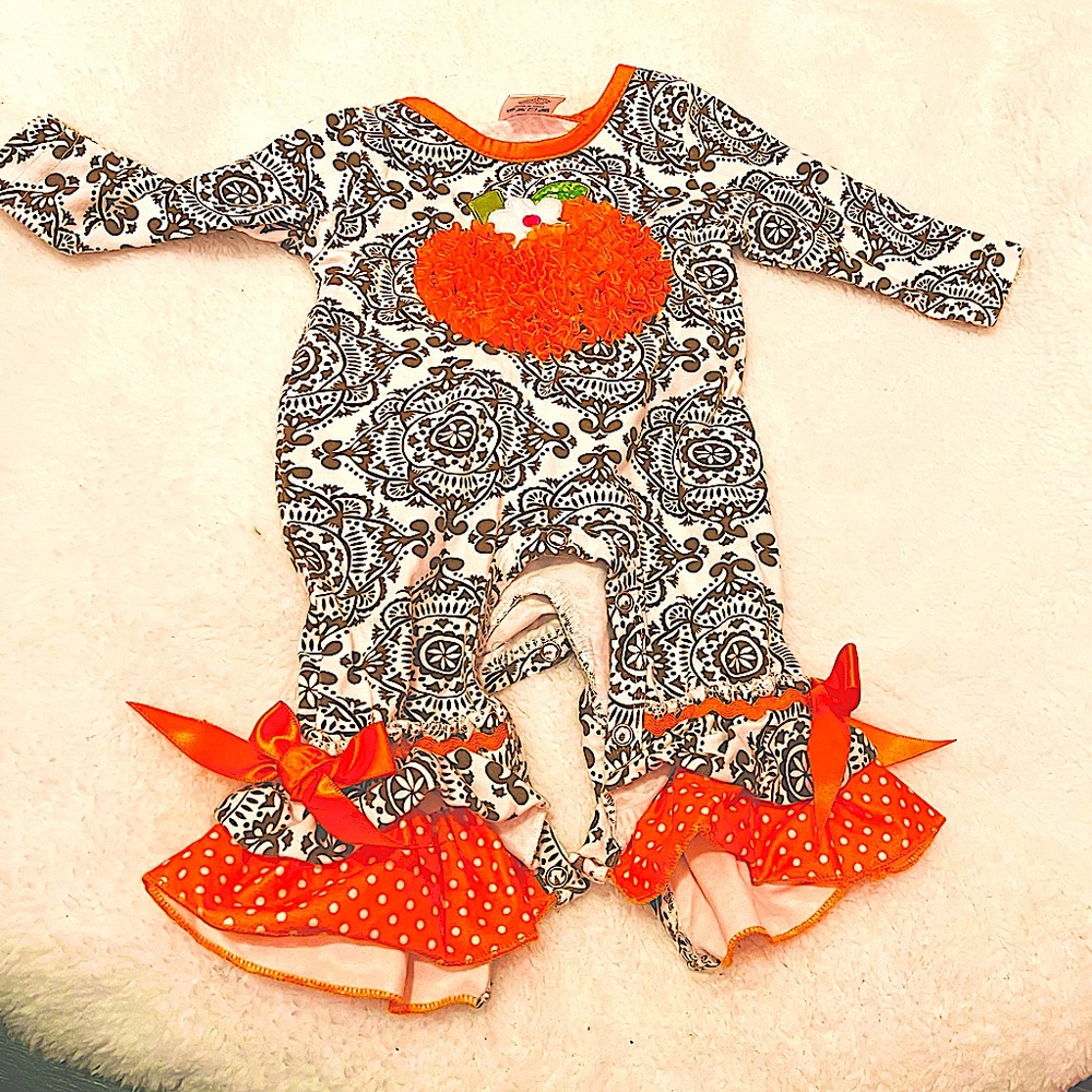 Pumpkin romper